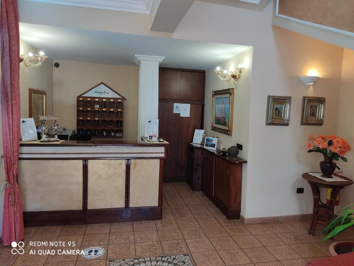 Hotel La Calabrese Isola Di Capo Rizzuto Buitenkant foto