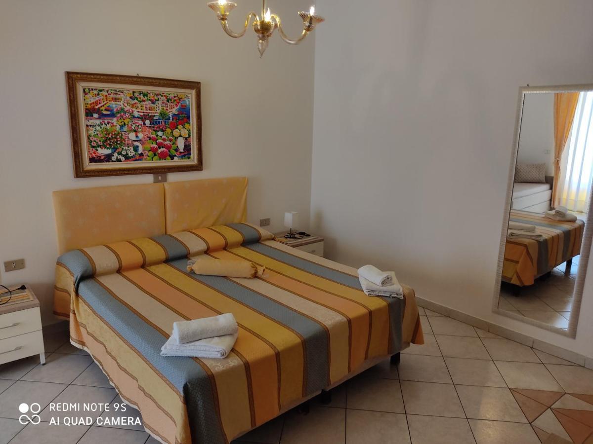 Hotel La Calabrese Isola Di Capo Rizzuto Buitenkant foto