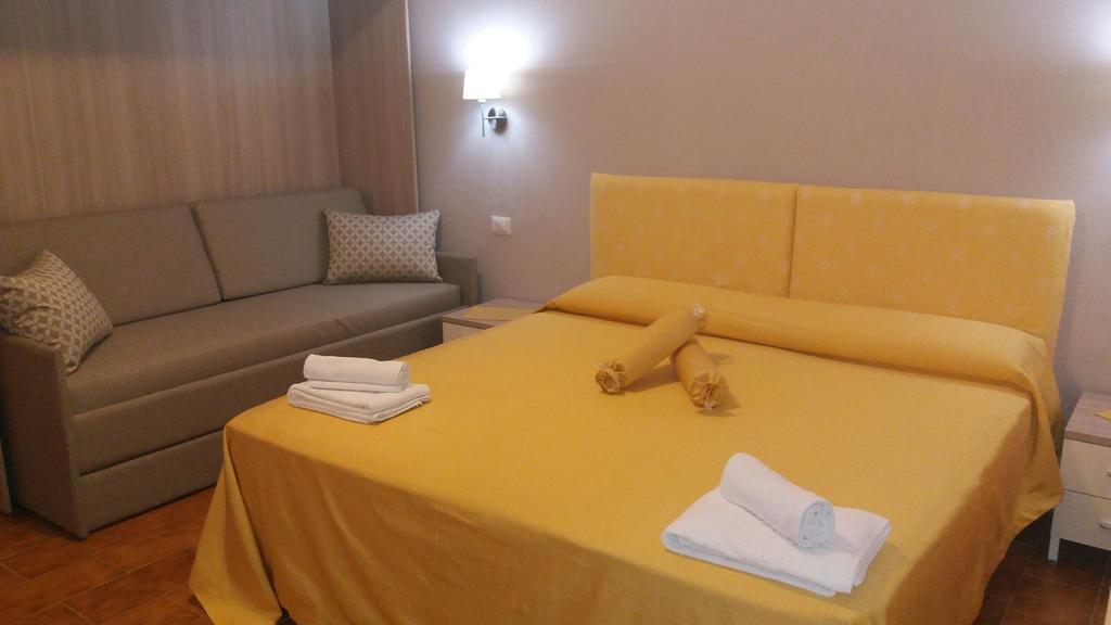 Hotel La Calabrese Isola Di Capo Rizzuto Buitenkant foto