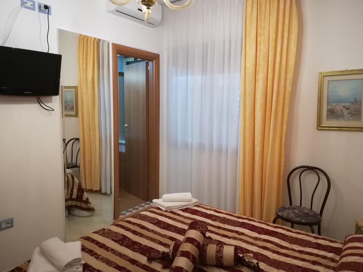 Hotel La Calabrese Isola Di Capo Rizzuto Buitenkant foto