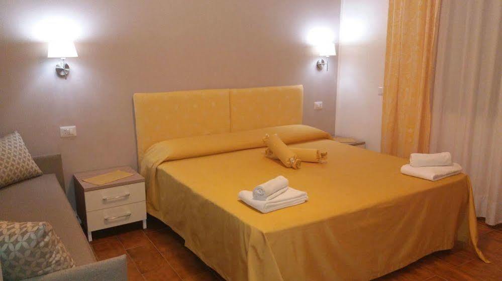 Hotel La Calabrese Isola Di Capo Rizzuto Buitenkant foto